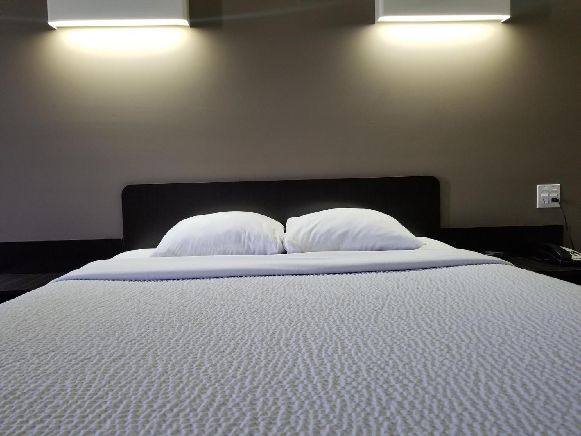 Joys Inn Innisfail, Ab Exteriér fotografie