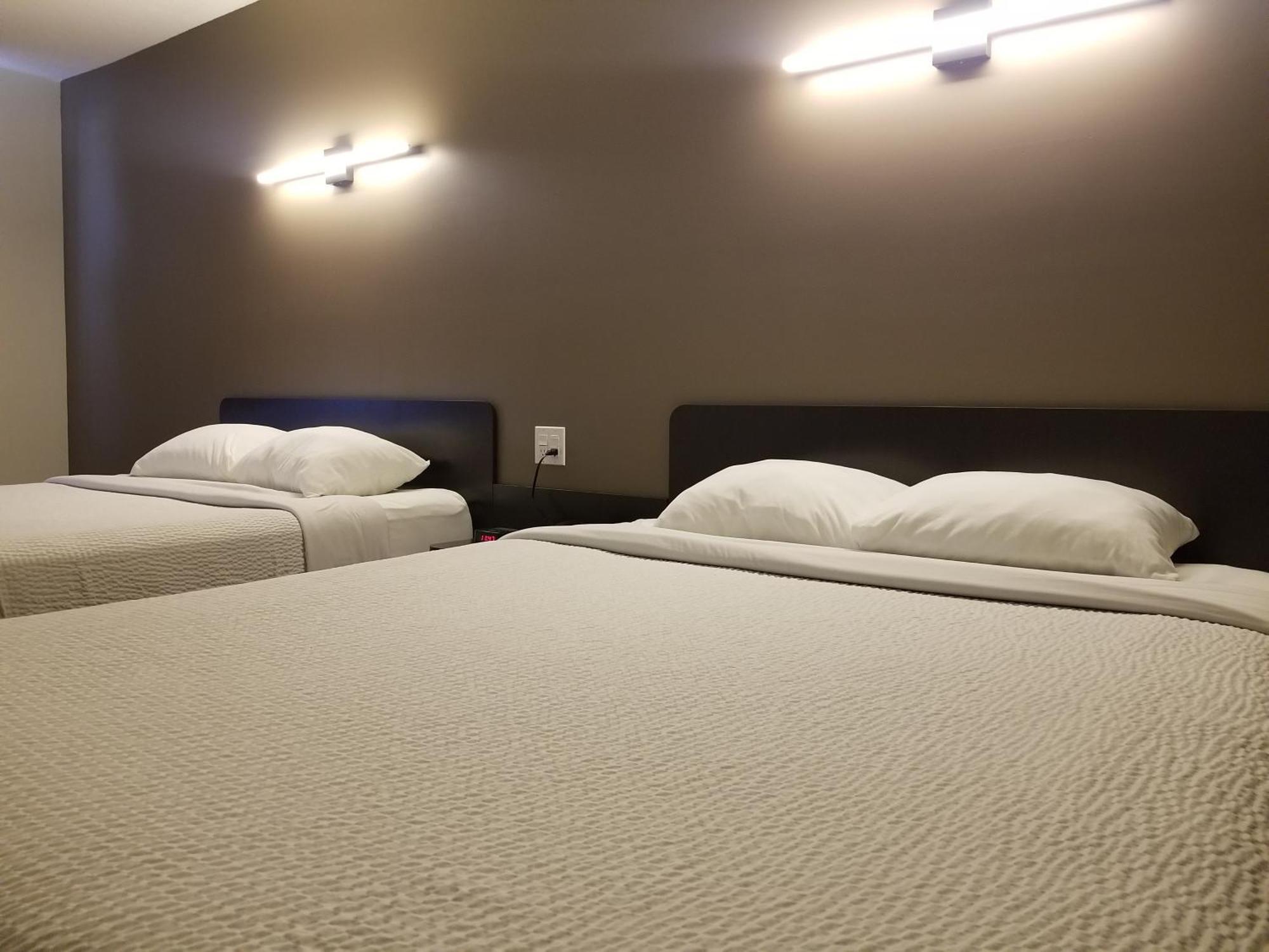 Joys Inn Innisfail, Ab Exteriér fotografie